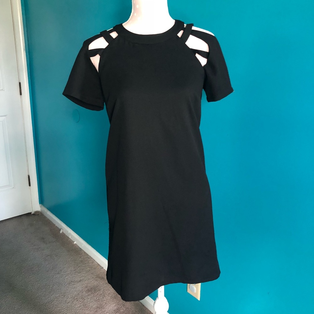 Lulu’s little black dress